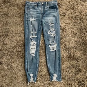 American eagle blue ripped skinny jeans. US 6 short